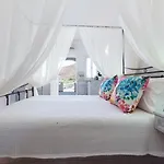 Anchor Apartment