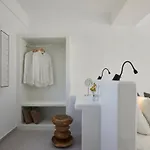 Anchor Apartment *