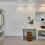 Anchor Apartment *