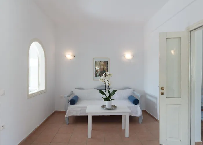 Anchor Oia (Santorini)